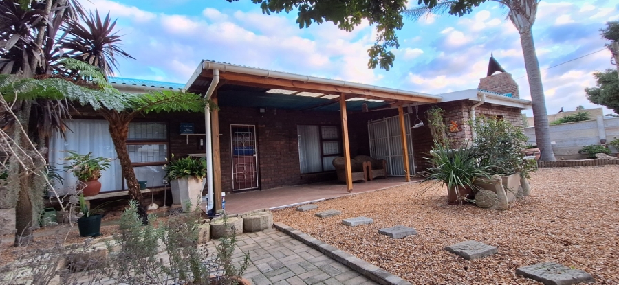 4 Bedroom Property for Sale in Riversdale Western Cape